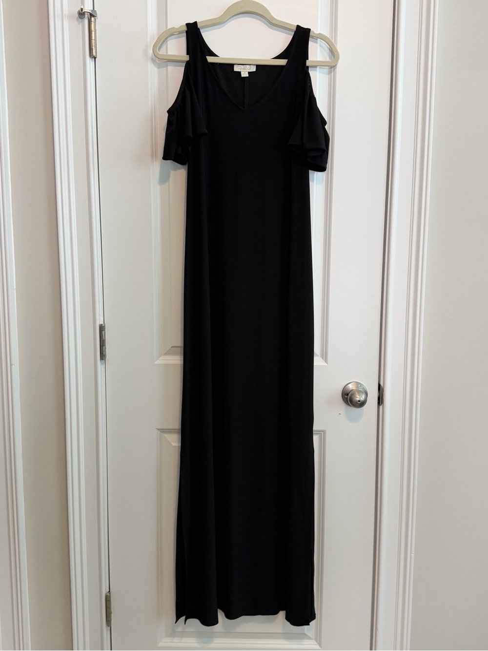 Black Cold-Shoulder Maxi Dress with V-Neck